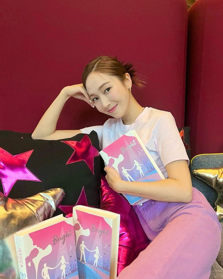 Trước khi hết thời, c&ocirc;ng ch&uacute;a showbiz tung ho&agrave;nh ngang dọc, nhan sắc băng thanh nh&igrave;n g&oacute;c n&agrave;o cũng thấy đẹp - Ảnh 9.