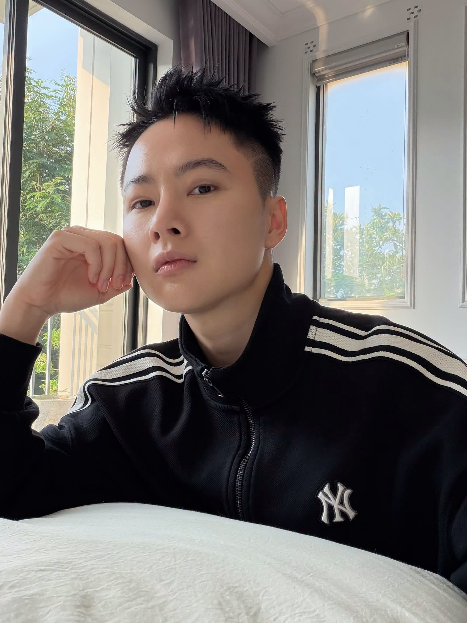 Tiểu minh tinh ai cũng săn đ&oacute;n một thời giờ livestream b&aacute;n h&agrave;ng mưu sinh- Ảnh 4.