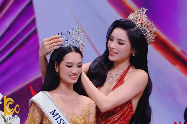 Giữa ồn &agrave;o Miss Universe Vietnam 2026, ph&aacute;t ng&ocirc;n của Chuy&ecirc;n gia trang điểm Nam Trung về HH Kỳ Duy&ecirc;n 3 năm trước bất ngờ được đ&agrave;o lại- Ảnh 10.