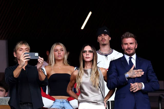 Tiểu thư Harper Beckham "chi ti&ecirc;u" 78 tỷ đồng của mẹ để leo l&ecirc;n l&agrave;m chủ, h&agrave;ng chưa c&oacute; để b&aacute;n đ&atilde; mang nợ- Ảnh 1.