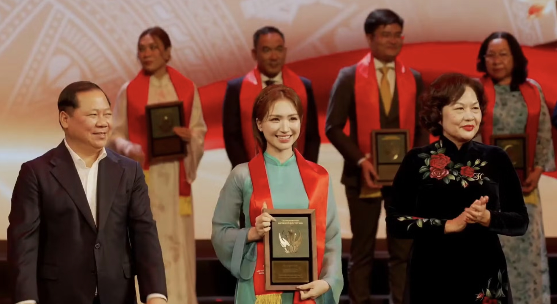 Ca sĩ Mỹ T&acirc;m c&oacute; tin vui- Ảnh 3.