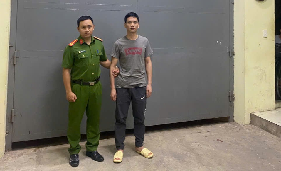 Vũ Thành Đạt SN 1989 ra đầu thú- Ảnh 1.