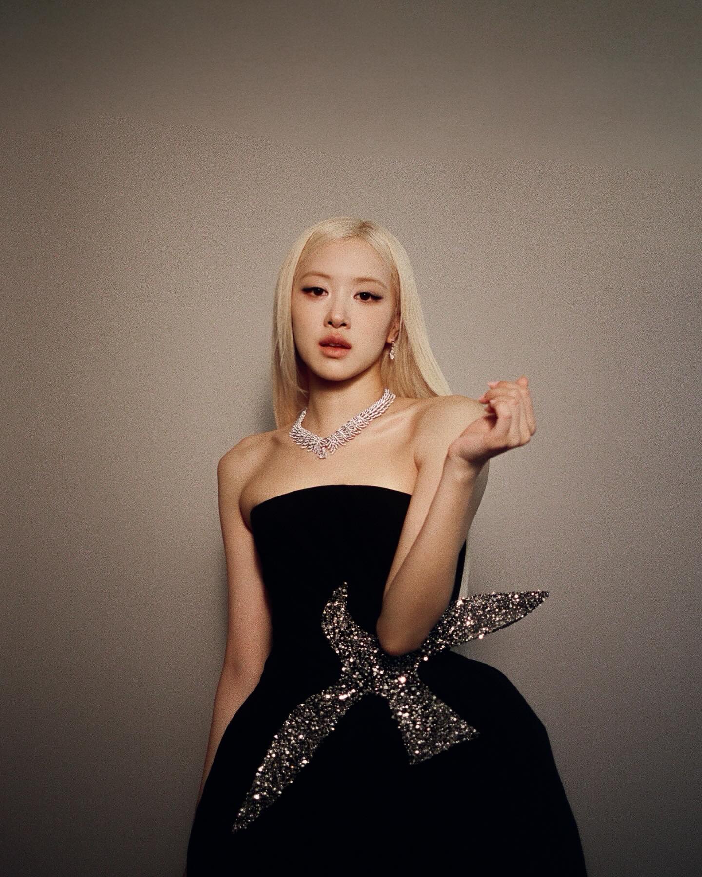 Ros&eacute; (BLACKPINK) ph&aacute; dớp- Ảnh 6.