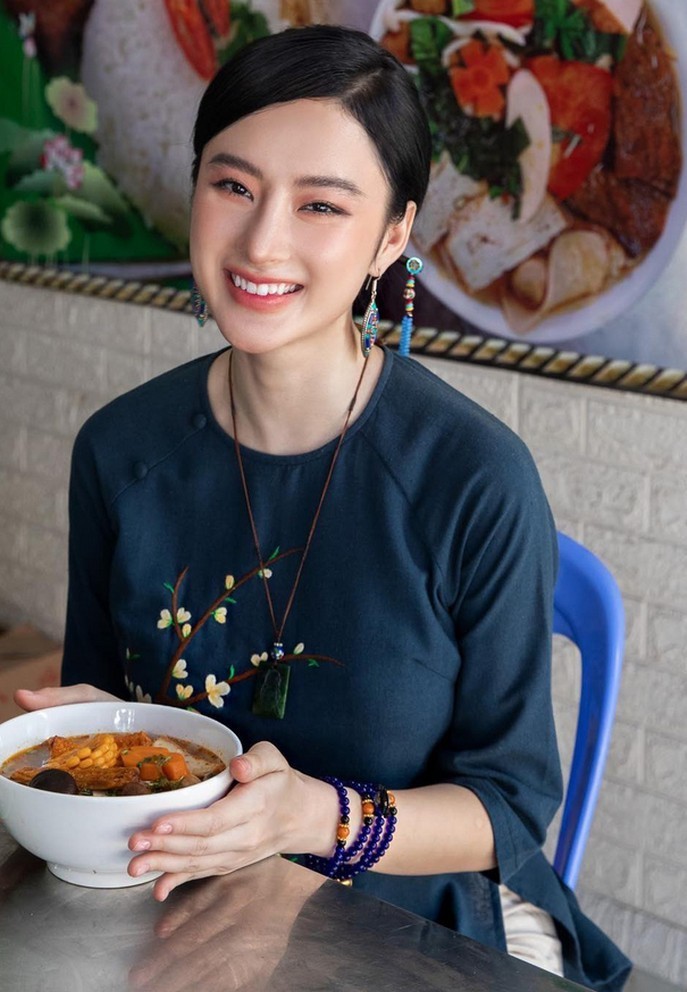Tiểu minh tinh ai cũng săn đ&oacute;n một thời giờ livestream b&aacute;n h&agrave;ng mưu sinh- Ảnh 3.