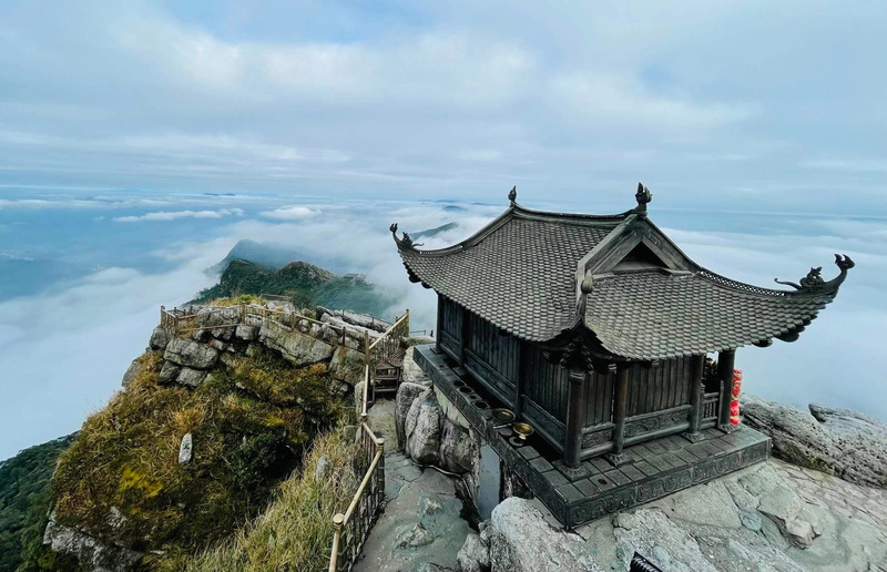 Việt Nam c&oacute; ngọn n&uacute;i nơi một vị vua từ bỏ ngai v&agrave;ng để l&ecirc;n tu, nay đ&atilde; l&agrave; Di sản Thế giới được UNESCO ghi danh- Ảnh 1.