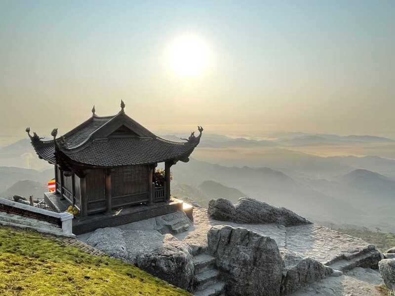 Việt Nam c&oacute; ngọn n&uacute;i nơi một vị vua từ bỏ ngai v&agrave;ng để l&ecirc;n tu, nay đ&atilde; l&agrave; Di sản Thế giới được UNESCO ghi danh- Ảnh 9.