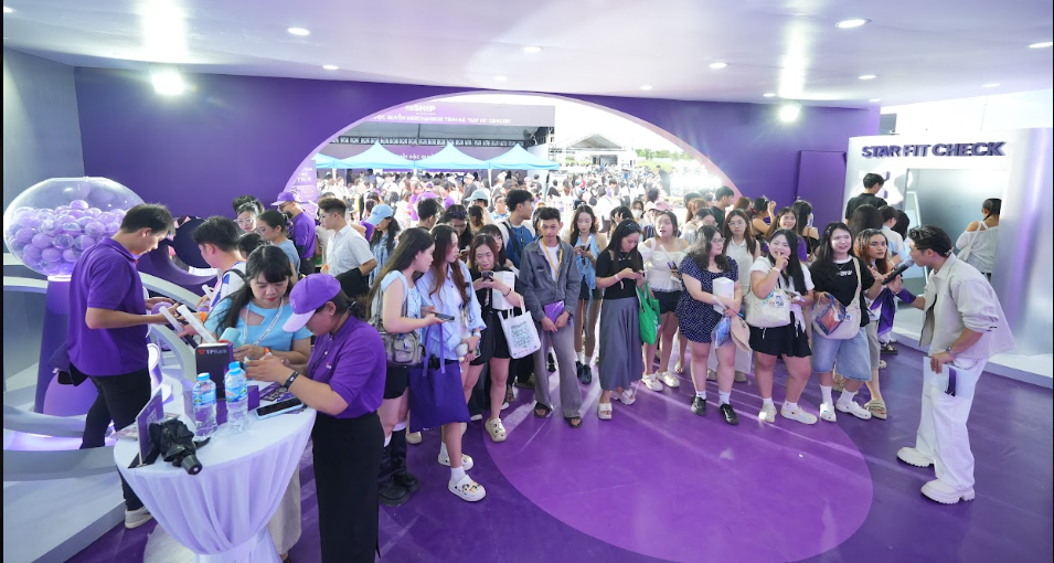 &rlm;&ldquo;Hẹn giữa Tinh H&agrave;&rdquo; đ&ecirc;m 1: Bầu trời Tinh H&agrave; nhuộm t&iacute;m, fan hẹn nhau trở lại đ&ecirc;m 2&rlm; - Ảnh 2.