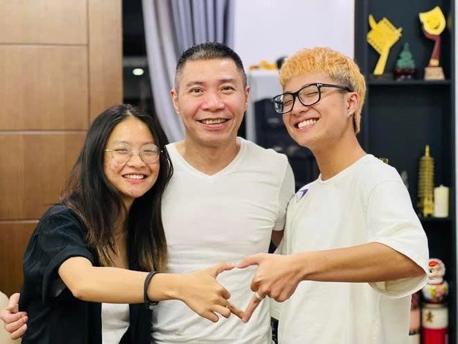 Vợ k&eacute;m 15 tuổi của NSND C&ocirc;ng L&yacute; n&oacute;i thẳng về mối quan hệ với con ri&ecirc;ng của chồng- Ảnh 2.
