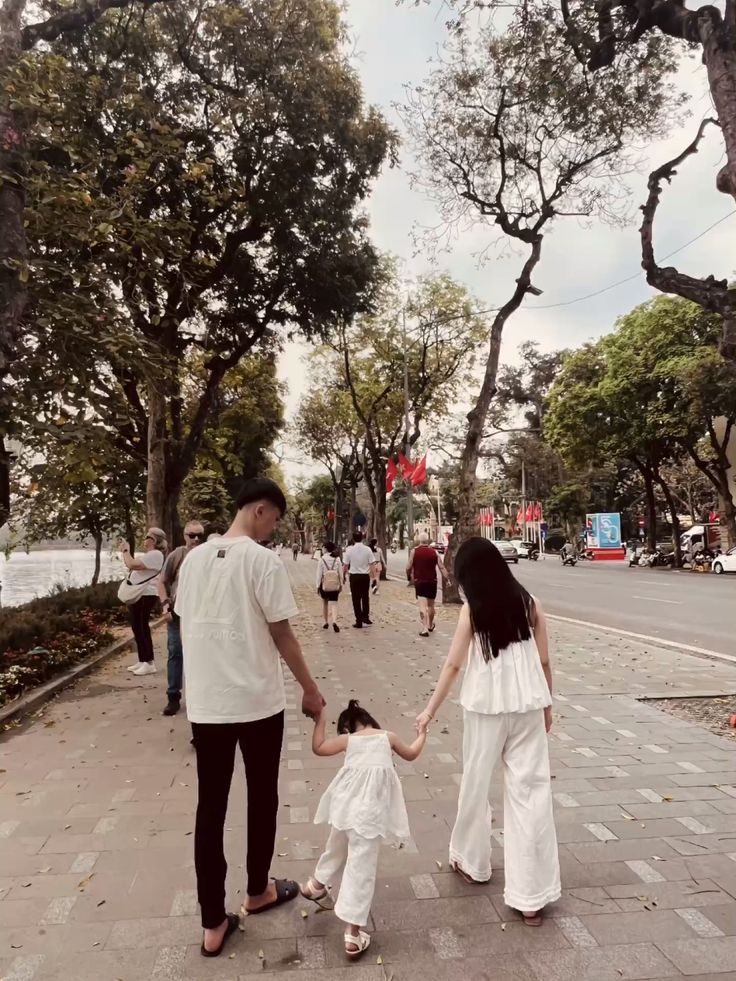Cha mẹ càng thiếu năng lực nuôi dạy con, càng thích kể với người khác 6 chuyện này: Mong bạn không mắc điều nào! - Ảnh 1.