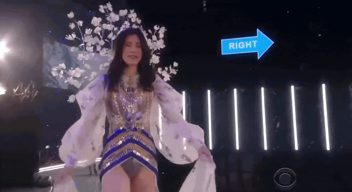 Hề Mộng Dao sau c&uacute; ng&atilde; "qu&ecirc; độ" 9 năm trước: Ng&atilde; thẳng v&agrave;o h&agrave;o m&ocirc;n, t&aacute;i xuất Victoria's Secret Fashion Show huy ho&agrave;ng hơn bao giờ hết!- Ảnh 4.