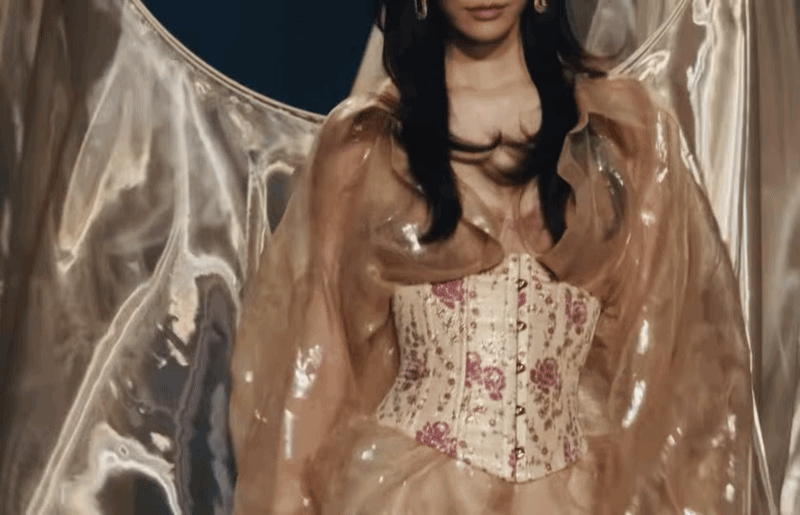 Hề Mộng Dao sau c&uacute; ng&atilde; "qu&ecirc; độ" 9 năm trước: Ng&atilde; thẳng v&agrave;o h&agrave;o m&ocirc;n, t&aacute;i xuất Victoria's Secret Fashion Show huy ho&agrave;ng hơn bao giờ hết!- Ảnh 10.