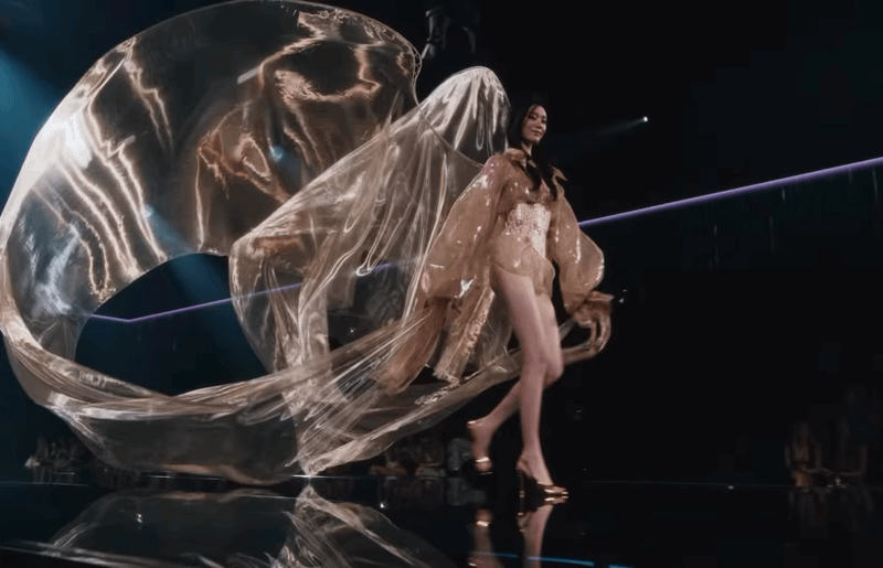 Thiếu gia s&ograve;ng bạc y&ecirc;u vợ số 1 thế giới, khen Hề Mộng Dao t&aacute;i xuất Victoria's Secret l&agrave; niềm tự h&agrave;o gia đ&igrave;nh!- Ảnh 3.