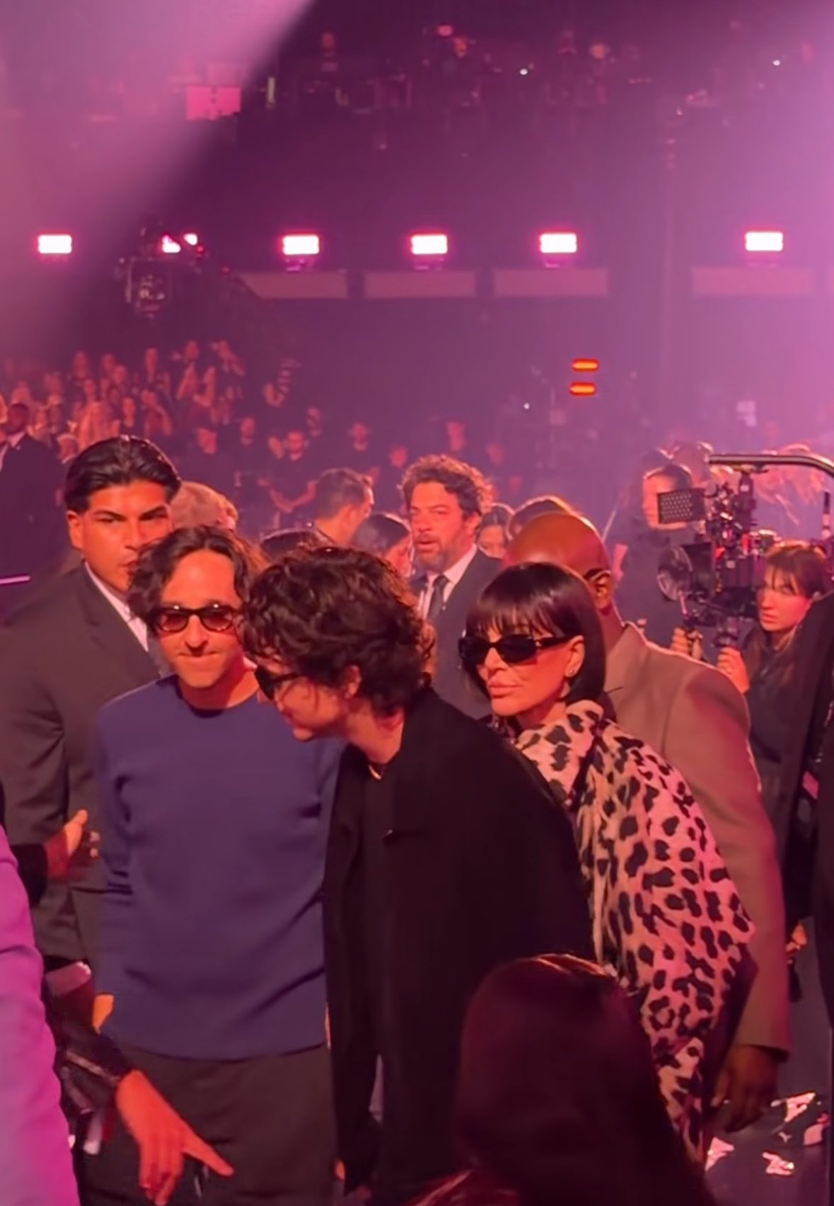 Timoth&eacute;e Chalamet "bốc hỏa" đến nơi v&igrave; Kylie Jenner tại Victoria's Secret 2026, bị mẹ vợ k&egrave;m 1-1 sao d&aacute;m "manh động"- Ảnh 3.