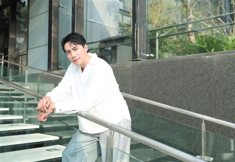 Ầm ĩ tin ngọc nữ showbiz L. phản bội nam thần để ngoại t&igrave;nh với tra nam, khiến đ&agrave;ng trai sụt 10kg trong 1 th&aacute;ng v&igrave; đau khổ- Ảnh 2.