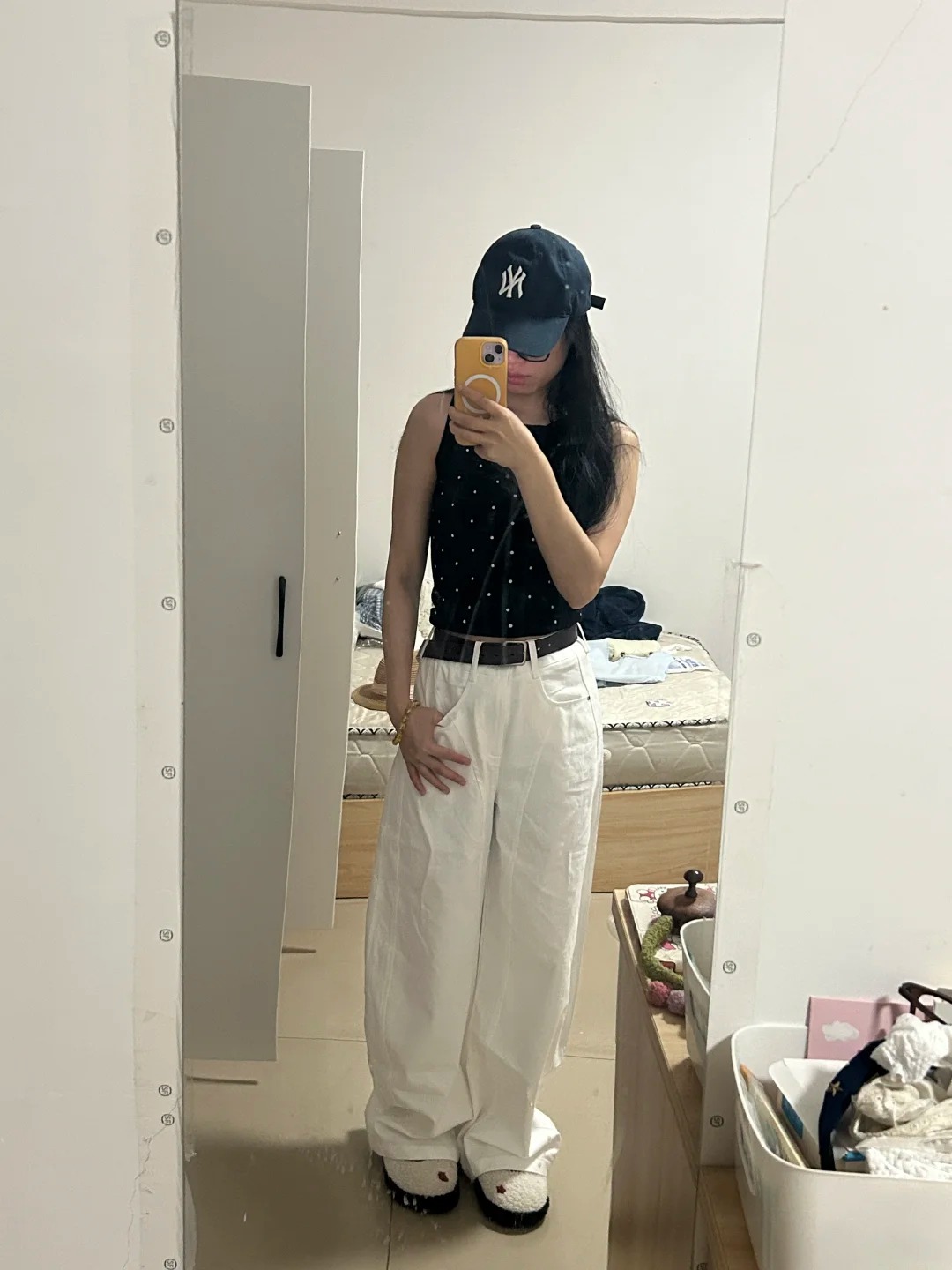 Ph&ograve;ng trọ 2 giường đơn c&ocirc;ng ty cấp cho nữ kế to&aacute;n SN 2002 khiến c&ocirc; kh&ocirc;ng ngủ nổi- Ảnh 4.
