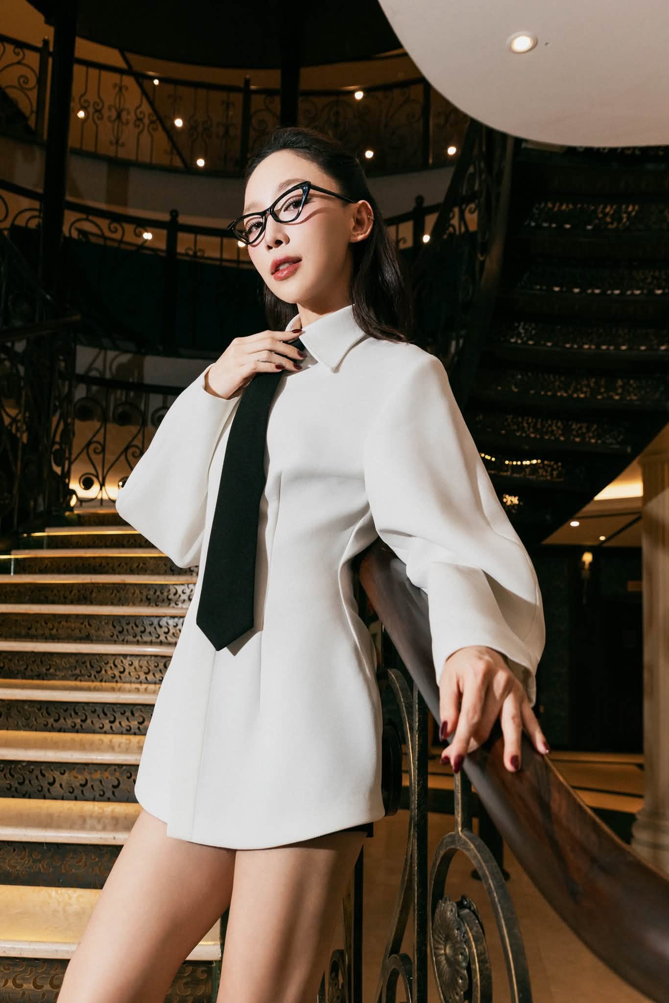 T&oacute;c Ti&ecirc;n l&agrave; &ldquo;em&rdquo; trong mọi vũ trụ của showbiz Việt?- Ảnh 3.