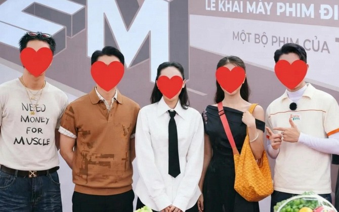 Phim Tết Trấn Th&agrave;nh lộ ảnh hậu trường n&eacute;t căng, 1 streamer 5 triệu fan lập tức bị r&eacute;o t&ecirc;n - Ảnh 5.