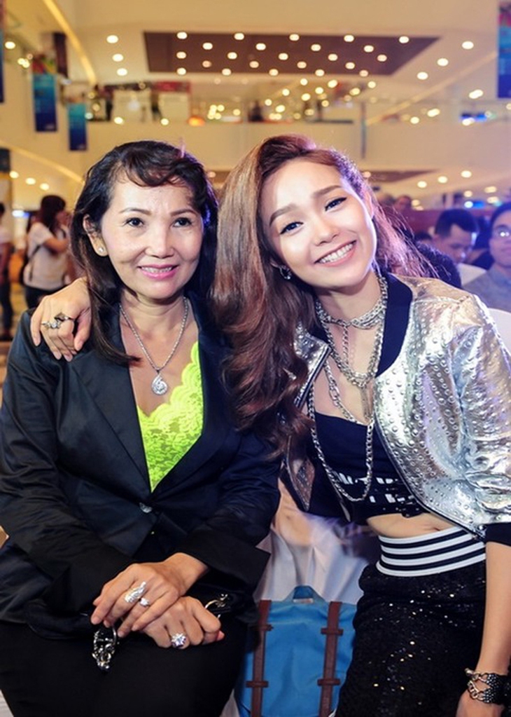 C&ocirc; b&eacute; theo mẹ b&aacute;n cơm, ở nh&agrave; thu&ecirc; lụp xụp lớn l&ecirc;n lấy Ph&oacute; TGĐ c&ocirc;ng ty dệt may T&acirc;y Ninh- Ảnh 1.