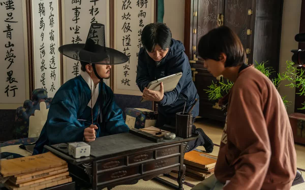 Đạo diễn The Scandal c&acirc;n nhắc dừng l&agrave;m phim 18+ - Ảnh 1.