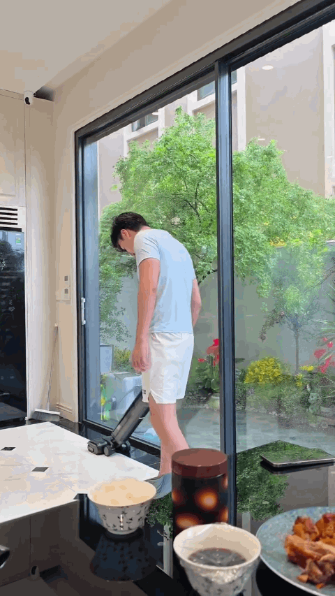 "Nam thần showbiz" cưới vợ thanh mai tr&uacute;c m&atilde;: Rời căn hộ tầng cao, chuyển xuống nh&agrave; mặt đất g&oacute;c n&agrave;o cũng cực chilll- Ảnh 7.
