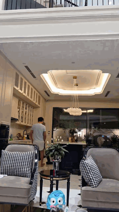 "Nam thần showbiz" cưới vợ thanh mai tr&uacute;c m&atilde;: Rời căn hộ tầng cao, chuyển xuống nh&agrave; mặt đất g&oacute;c n&agrave;o cũng cực chilll- Ảnh 9.