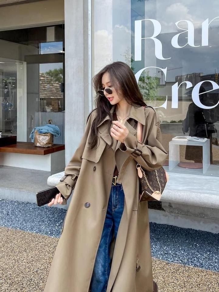 Kh&ocirc;ng phải &aacute;o vải tweed, đ&acirc;y mới l&agrave; kiểu &aacute;o kho&aacute;c kinh điển được H&agrave; Tăng lăng x&ecirc;: Chị em tuổi 35+ diện theo l&agrave; sang cả m&ugrave;a Thu Đ&ocirc;ng 2026- Ảnh 8.