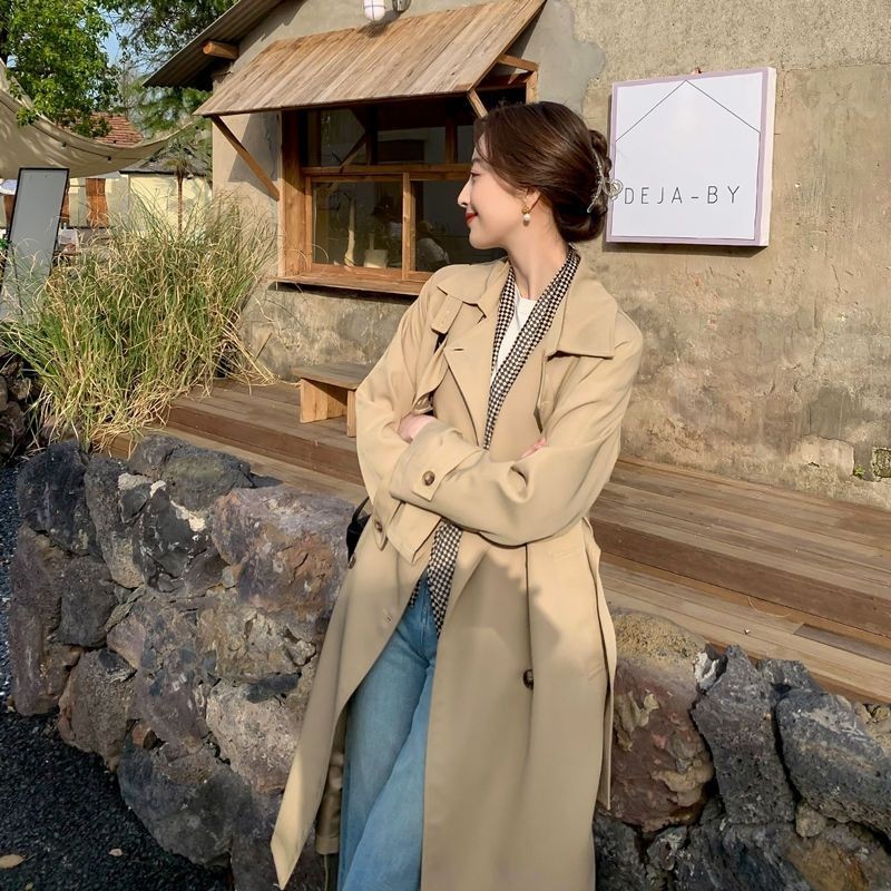 Kh&ocirc;ng phải &aacute;o vải tweed, đ&acirc;y mới l&agrave; kiểu &aacute;o kho&aacute;c kinh điển được H&agrave; Tăng lăng x&ecirc;: Chị em tuổi 35+ diện theo l&agrave; sang cả m&ugrave;a Thu Đ&ocirc;ng 2026- Ảnh 9.