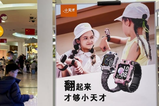 Hãng smartwatch trẻ em 8 triệu đồng và chiêu “không mua thì con mất bạn” khiến bố mẹ đau đầu - Ảnh 1.