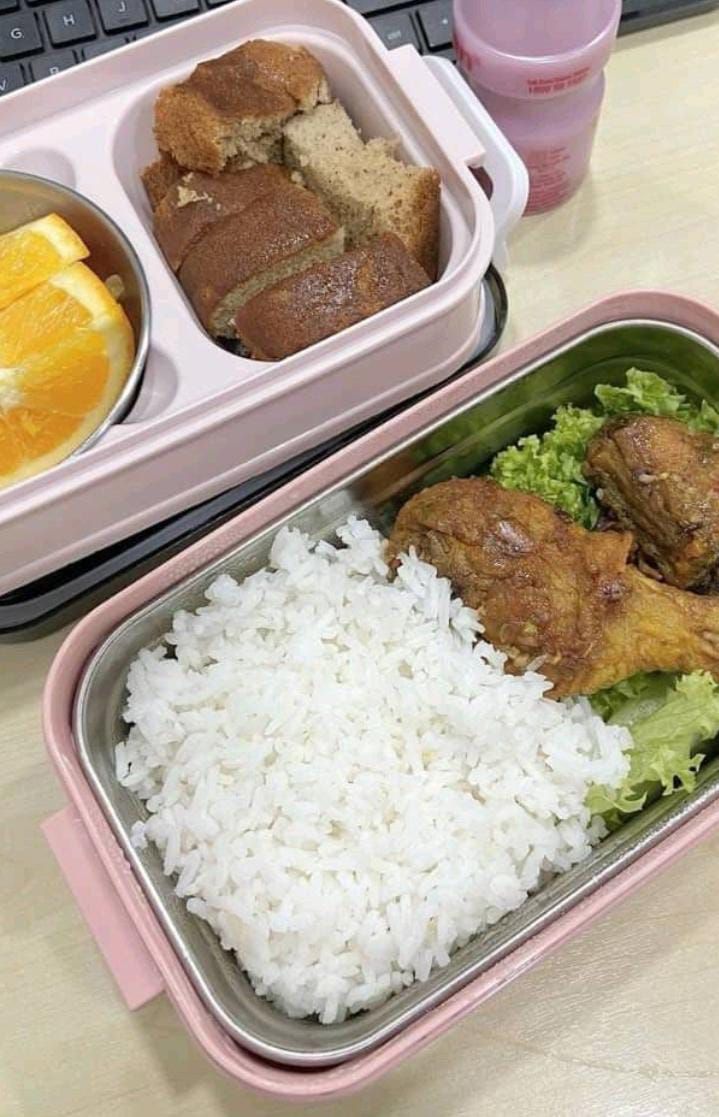 Đặt đồ ăn tốn gần 11 triệu/tháng, dân văn phòng đành mang cơm đi làm- Ảnh 1.