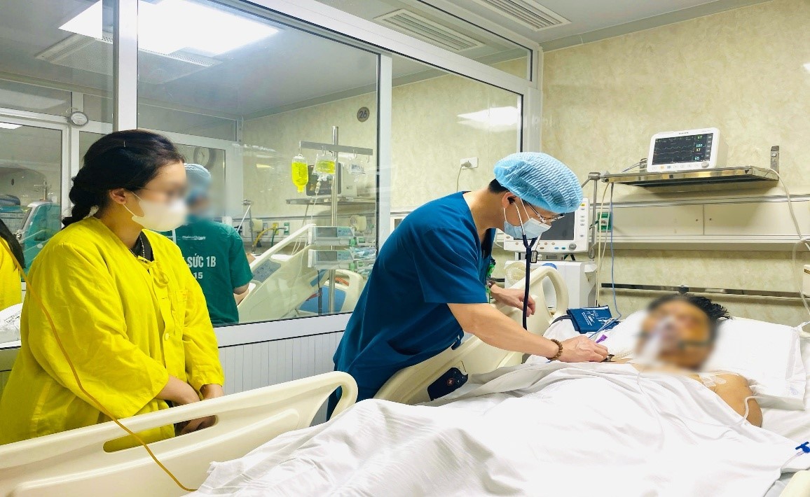 Cuộc gọi khẩn từ L&agrave;o Cai xuống H&agrave; Nội v&agrave; h&agrave;nh tr&igrave;nh cứu sống bệnh nh&acirc;n đa chấn thương - Ảnh 1.