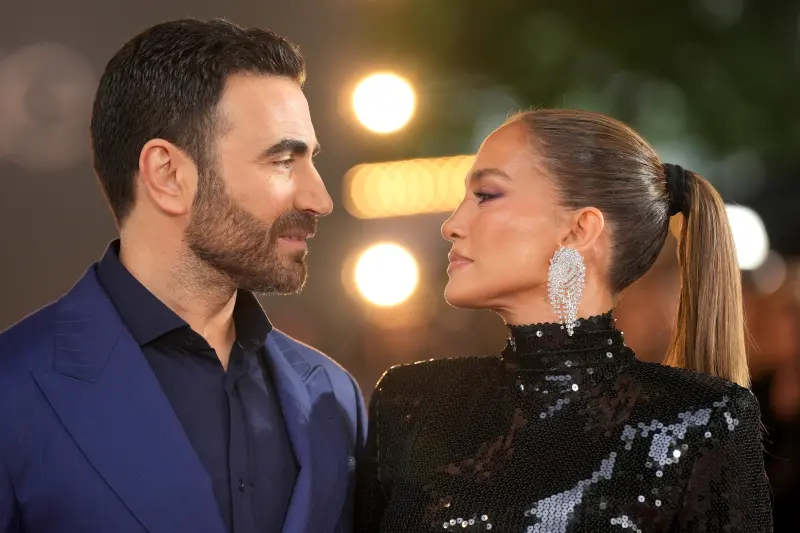 Showbiz xuất hiện th&ecirc;m cặp đ&ocirc;i mới: Lộ chuyện hẹn h&ograve; v&igrave; 1 bữa tiệc, đ&agrave;ng g&aacute;i khen đ&agrave;ng trai l&agrave; người h&ocirc;n giỏi nhất- Ảnh 2.