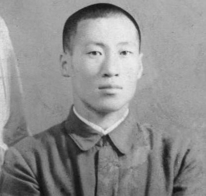 Người đ&agrave;n &ocirc;ng chưa tốt nghiệp cấp 3, từng l&agrave;m phụ hồ c&oacute; t&agrave;i sản h&agrave;ng chục ngh&igrave;n tỷ đồng - Ảnh 2.