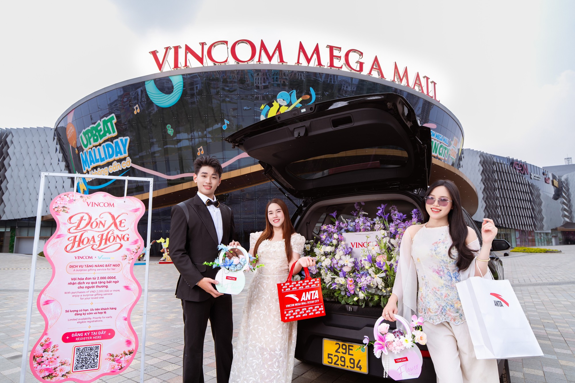 Khi y&ecirc;u thương được gửi trao theo nhiều c&aacute;ch: Vincom mang kh&ocirc;ng kh&iacute; 20/10 rộn r&agrave;ng khắp cả nước - Ảnh 2.