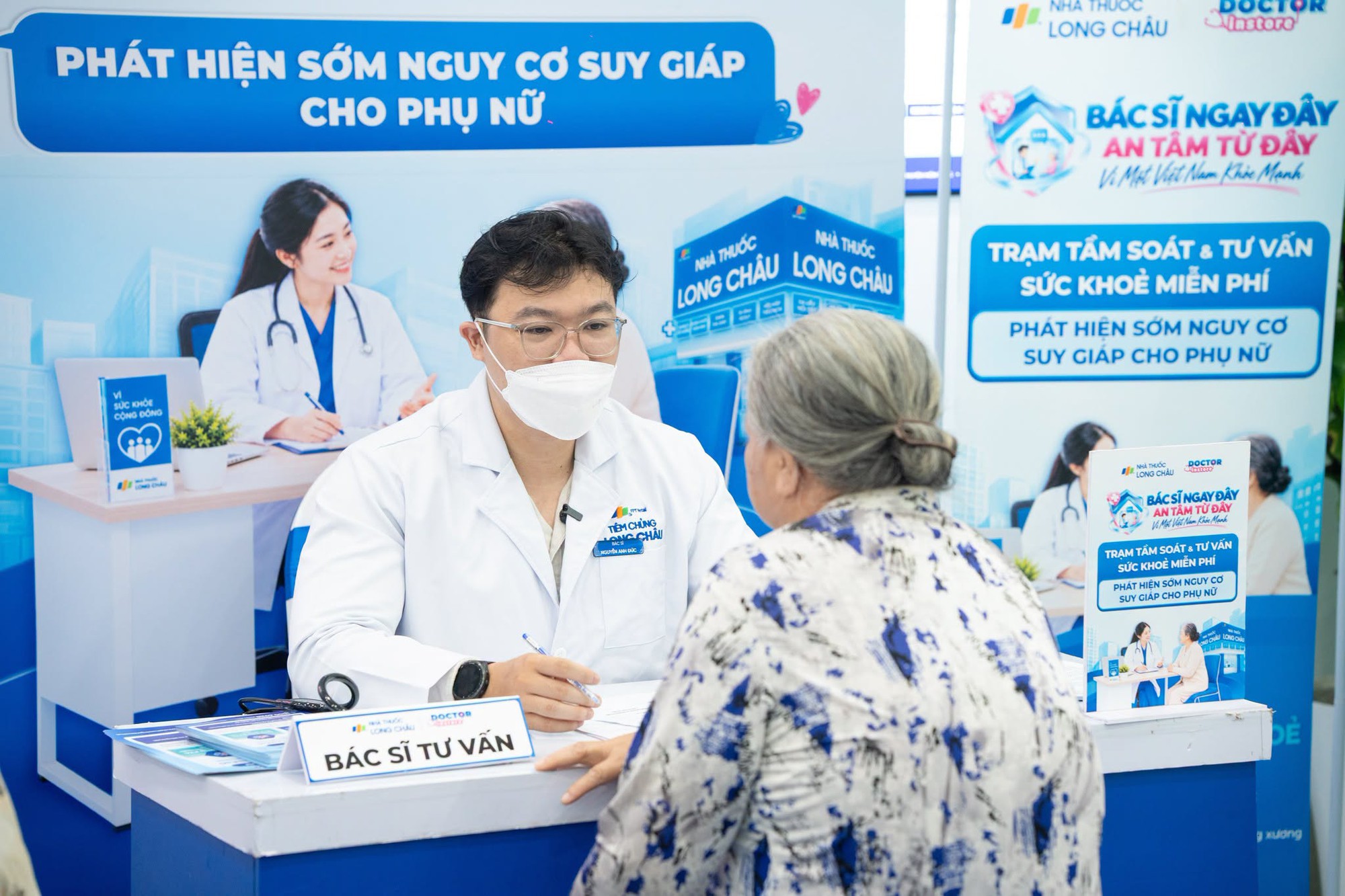 Long Ch&acirc;u đưa b&aacute;c sĩ đến tận nh&agrave; thuốc, miễn ph&iacute; tầm so&aacute;t tuyến gi&aacute;p, mỡ m&aacute;u, đ&aacute;i th&aacute;o đường, tư vấn chăm s&oacute;c sức khỏe sau sinh - Ảnh 1.