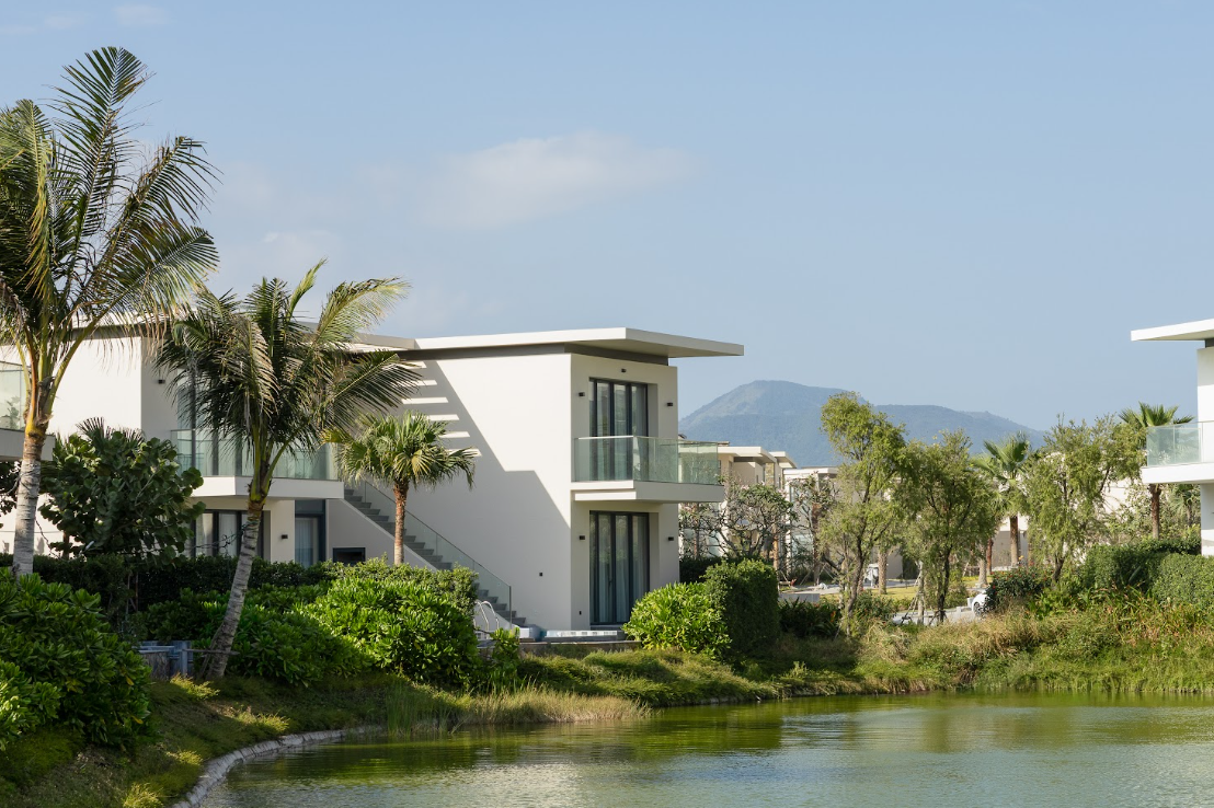 &rlm;Lộ diện resort mới toanh tại Cam Ranh: Hồ bơi v&ocirc; cực s&aacute;t biển, ăn uống thả ga trọn g&oacute;i v&agrave; được dẫn theo th&uacute; cưng đi mu&ocirc;n nơi&rlm; - Ảnh 3.