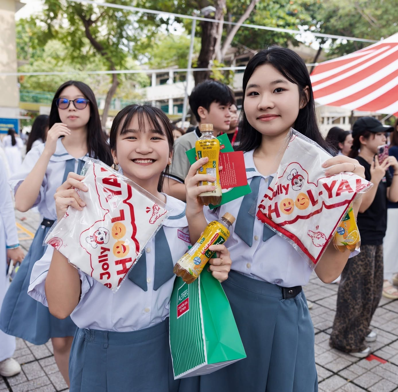 Acnes c&ugrave;ng Jollibee &ldquo;Mở ra niềm vui&rdquo; tại The Jolly School - Yah! 2026, lan tỏa kiến thức chăm da khoa học đến học sinh - Ảnh 8.