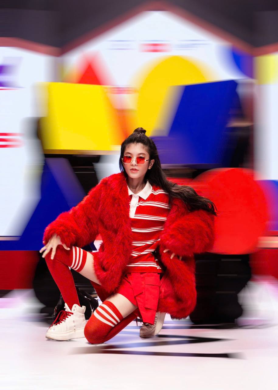 Mẫu 12 tuổi Ella B&ugrave;i từng l&agrave;m Vedette v&agrave; First face show Gucci lập th&agrave;nh t&iacute;ch mới- Ảnh 4.