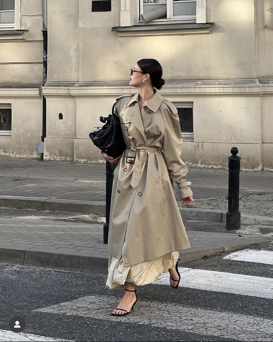 Kh&ocirc;ng phải &aacute;o vải tweed, đ&acirc;y mới l&agrave; kiểu &aacute;o kho&aacute;c kinh điển được H&agrave; Tăng lăng x&ecirc;: Chị em tuổi 35+ diện theo l&agrave; sang cả m&ugrave;a Thu Đ&ocirc;ng 2026- Ảnh 4.