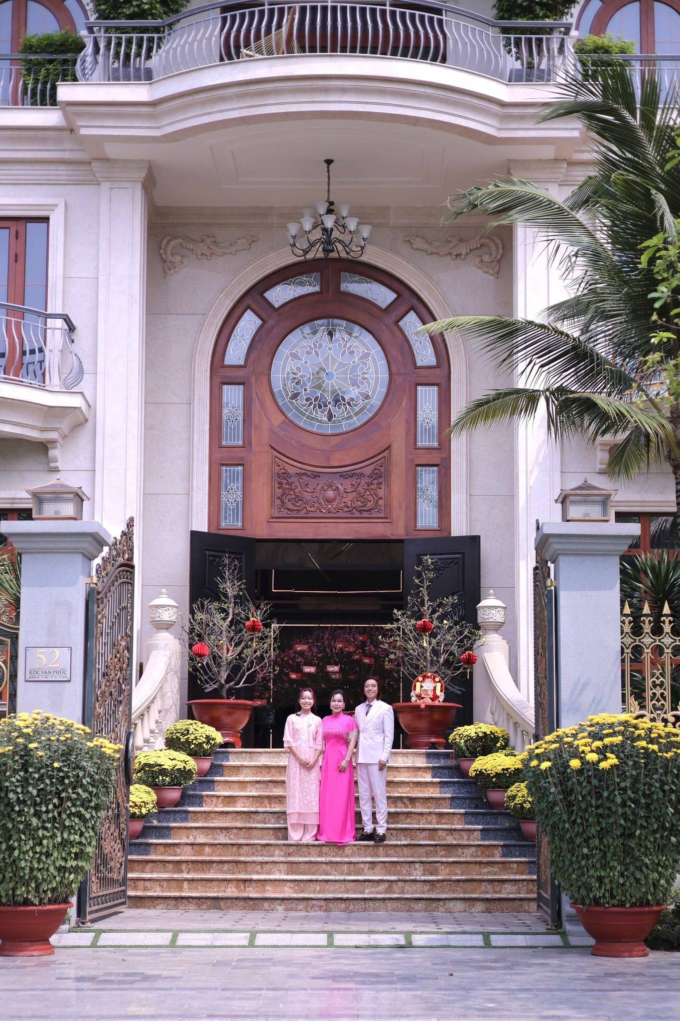 Nữ nghệ sĩ rời Mỹ về Việt Nam, sống trong biệt thự v&agrave;i trăm tỷ to như l&acirc;u đ&agrave;i- Ảnh 3.
