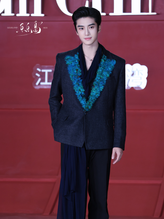 Sự kiện drama nhất h&ocirc;m nay: Triệu Lộ Tư đ&egrave; bẹp Dương Mịch - Bạch Lộc, 1 mỹ nh&acirc;n nổi trận l&ocirc;i đ&igrave;nh "quậy" BTC ở hậu trường- Ảnh 14.