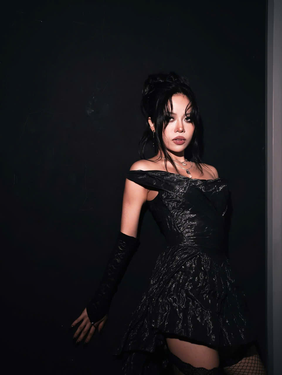 Nữ sinh qu&ecirc; H&agrave; Nội học chuy&ecirc;n Amsterdam thi đỗ trường Y, bảo lưu đi h&aacute;t c&oacute; album lọt top hay nhất ch&acirc;u &Aacute; - Ảnh 1.
