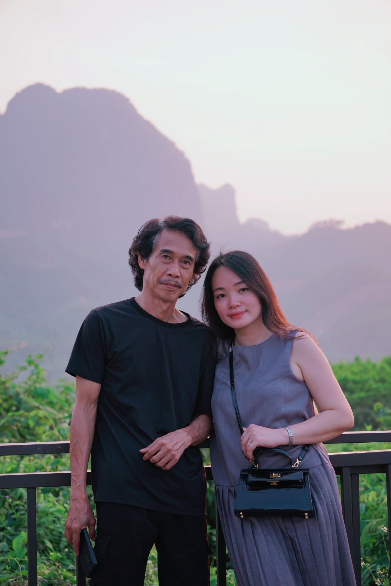 "NSƯT khắc khổ nhất màn ảnh" sống bên vợ kém 25 tuổi ở đường Thụy Khuê, lương 7,5 triệu/tháng- Ảnh 7.