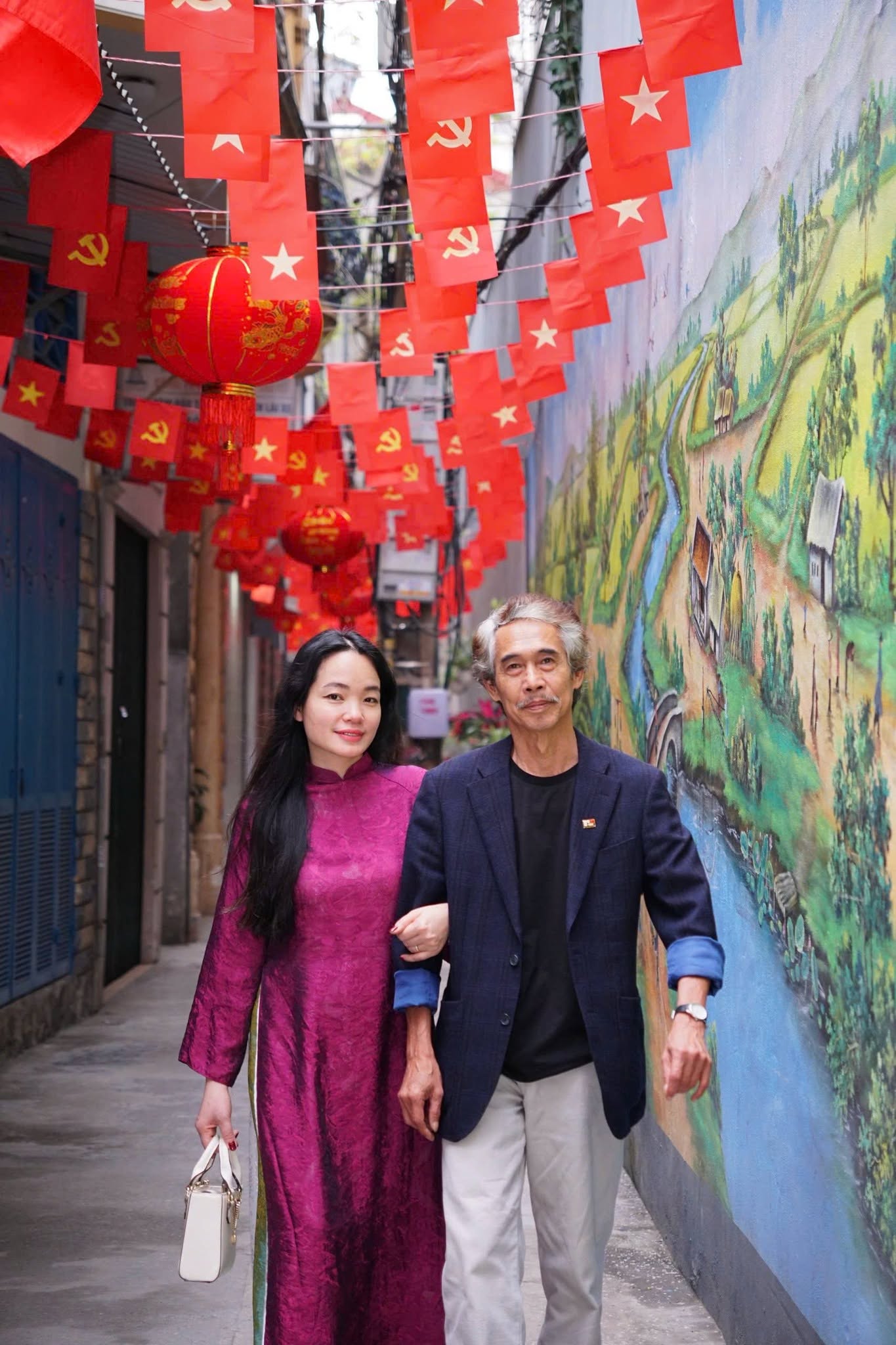 "NSƯT khắc khổ nhất màn ảnh" sống bên vợ kém 25 tuổi ở đường Thụy Khuê, lương 7,5 triệu/tháng- Ảnh 4.