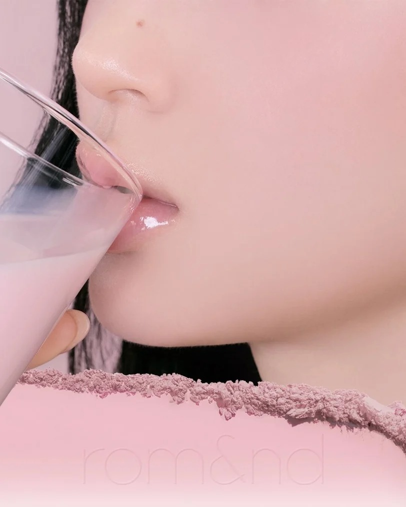 Anti-Blush: kiểu đ&aacute;nh m&aacute; hồng nhẹ như kh&ocirc;ng nhưng gi&uacute;p gương mặt tr&ocirc;ng thanh tho&aacute;t- Ảnh 4.