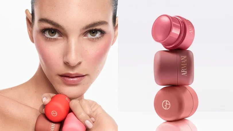 Anti-Blush: kiểu đ&aacute;nh m&aacute; hồng nhẹ như kh&ocirc;ng nhưng gi&uacute;p gương mặt tr&ocirc;ng thanh tho&aacute;t- Ảnh 7.