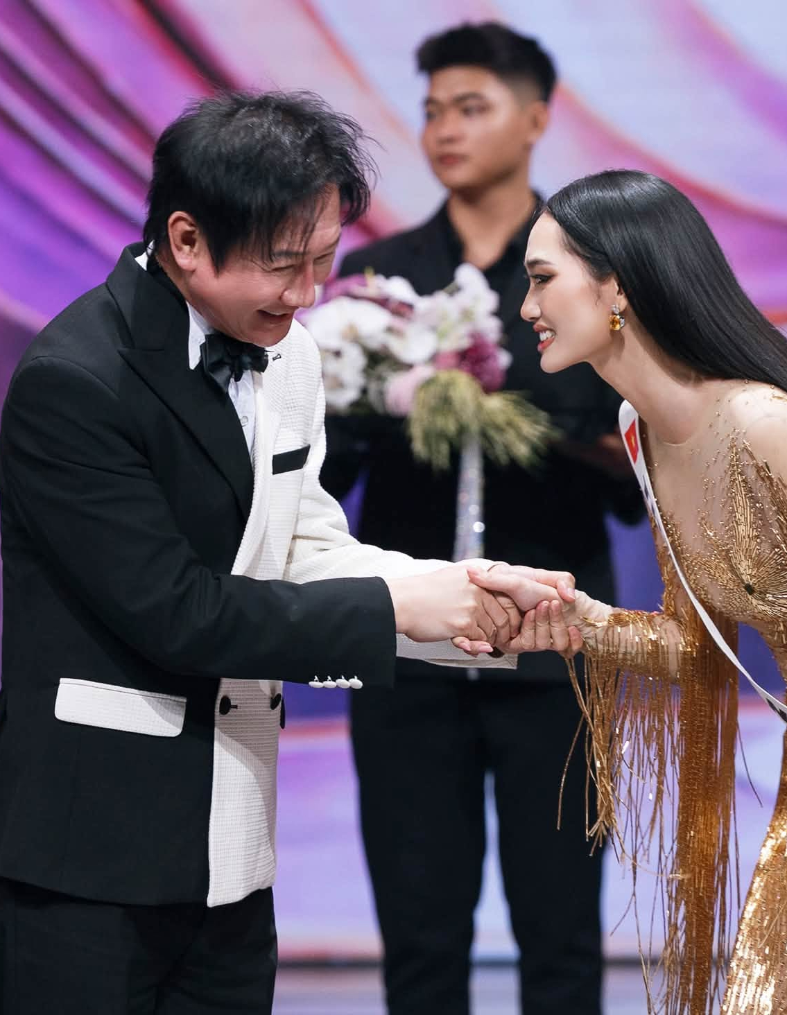 Hoa hậu Quỳnh Anh kh&ocirc;ng được thi Miss Universe- Ảnh 1.