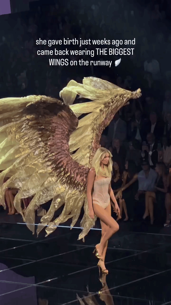 Thi&ecirc;n thần 2 con đ&aacute;p trả khi bị ch&ecirc; catwalk xấu tại show Victoria's Secret: Lỗi do đ&ocirc;i c&aacute;nh?- Ảnh 3.