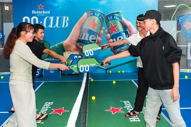 Heineken 0.0 CLUB cập bến Metro Bến Th&agrave;nh: S&acirc;n chơi kết nối pickleball ngay giữa d&ograve;ng chuyển động đ&ocirc; thị - Ảnh 2.