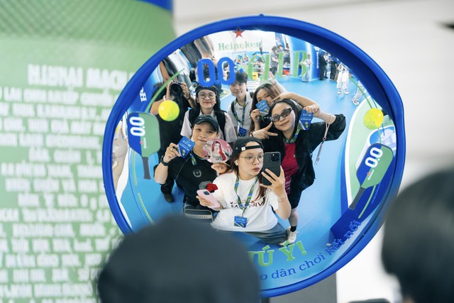 Heineken 0.0 CLUB cập bến Metro Bến Th&agrave;nh: S&acirc;n chơi kết nối pickleball ngay giữa d&ograve;ng chuyển động đ&ocirc; thị - Ảnh 4.
