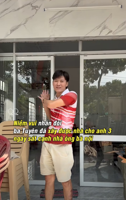 Nam nghệ sĩ qu&ecirc; Long An x&acirc;y nh&agrave; cho anh trai sau khi tặng nh&agrave; 10 ph&ograve;ng ngủ cho cha mẹ- Ảnh 1.